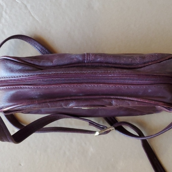Etienne Aigner VINTAGE brown (plum) leather bag 10 X 7 x 3.5 crossbody - Picture 9 of 11